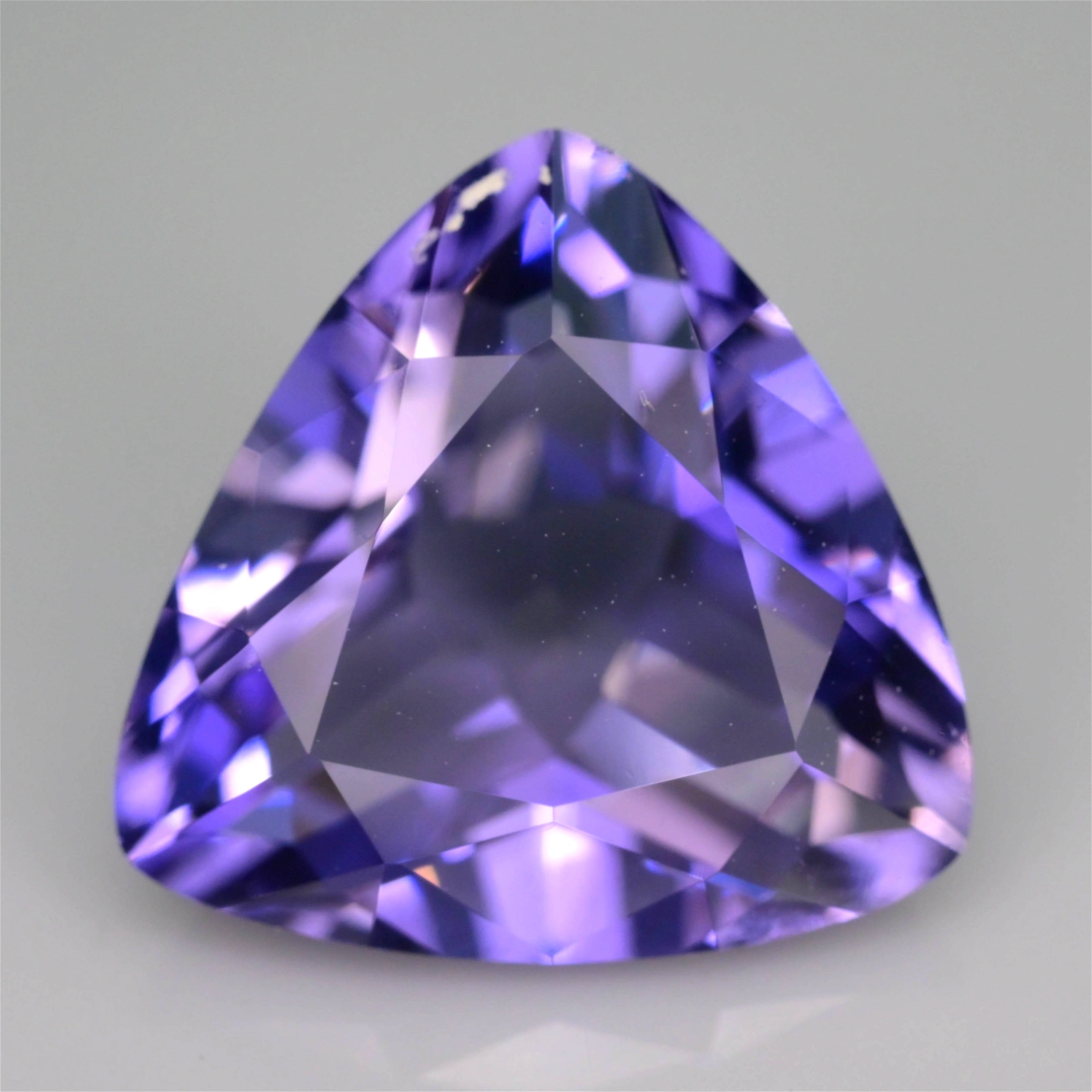Iolite 5.22 ct Untreated Brazil Mine