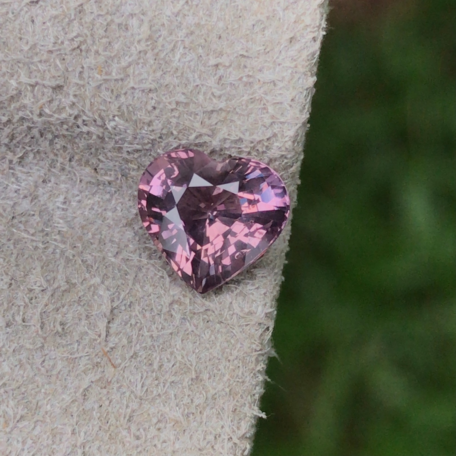 2.01 CT SAPPHIRE PEACH PINK UNHEATED HEART SHAPE 100% NATURAL SRI LANKA