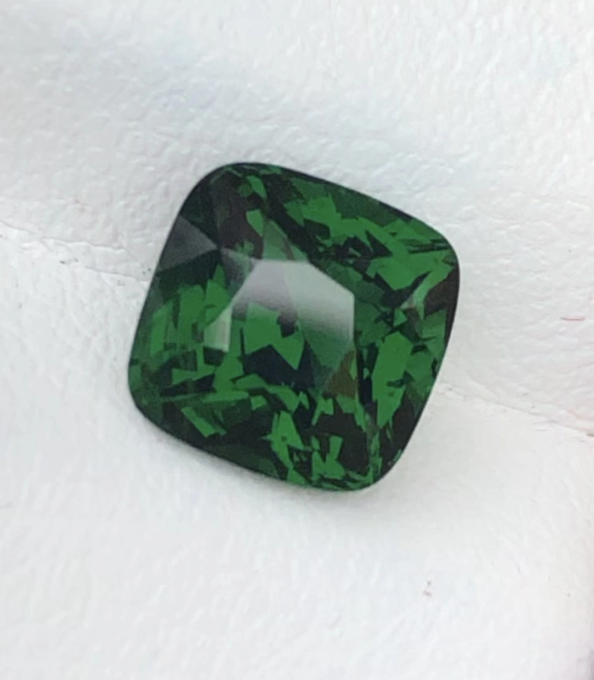 Certified Vivd Green Tsavorite 2.09Ct Top Quality Tsavorite Tanzania